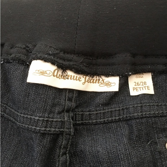 26-28W Black Petite Pull On Avenue Jeans - Picture 13 of 15